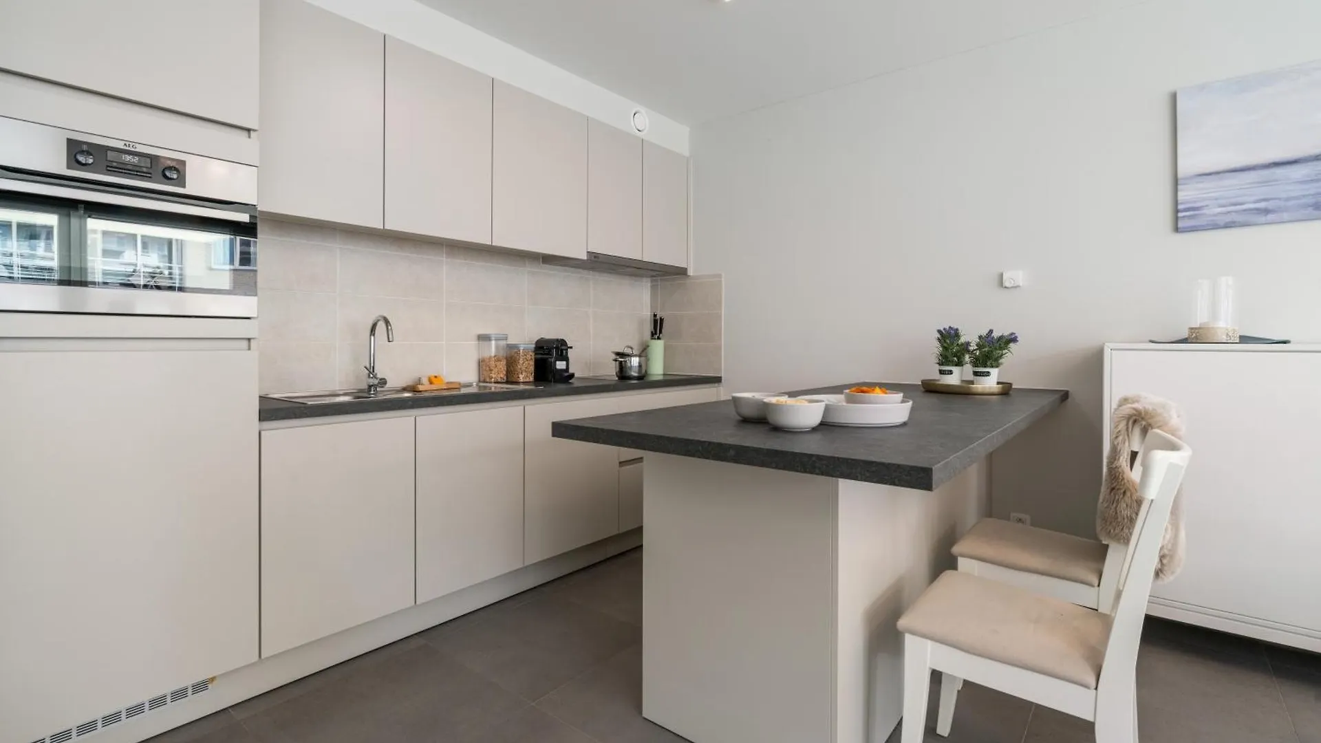 Huys Leo - Appartement Met Top Ligging In Middelkerke 0*,