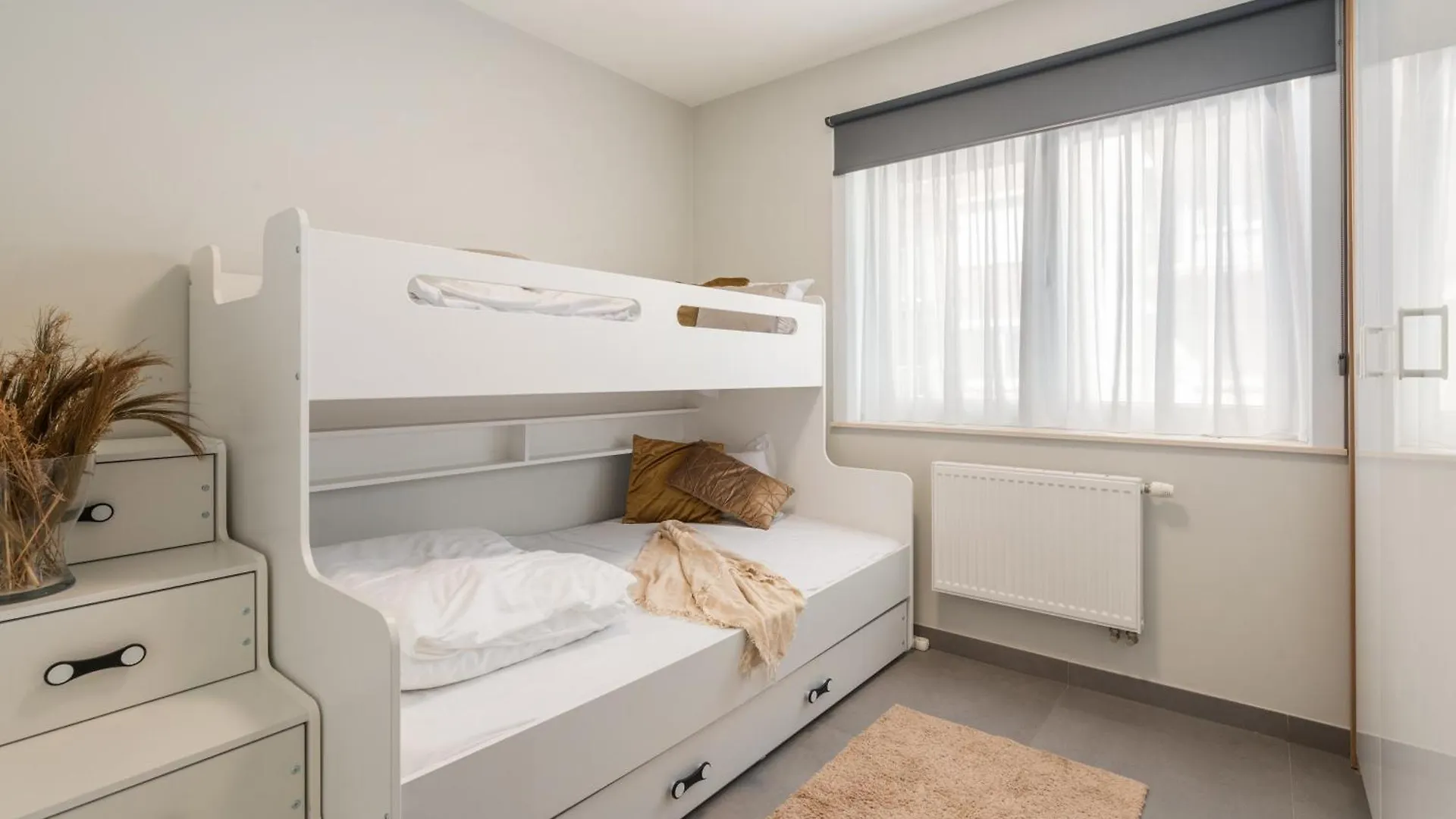 Apartment Huys Leo - Appartement Met Top Ligging In Middelkerke Belgium