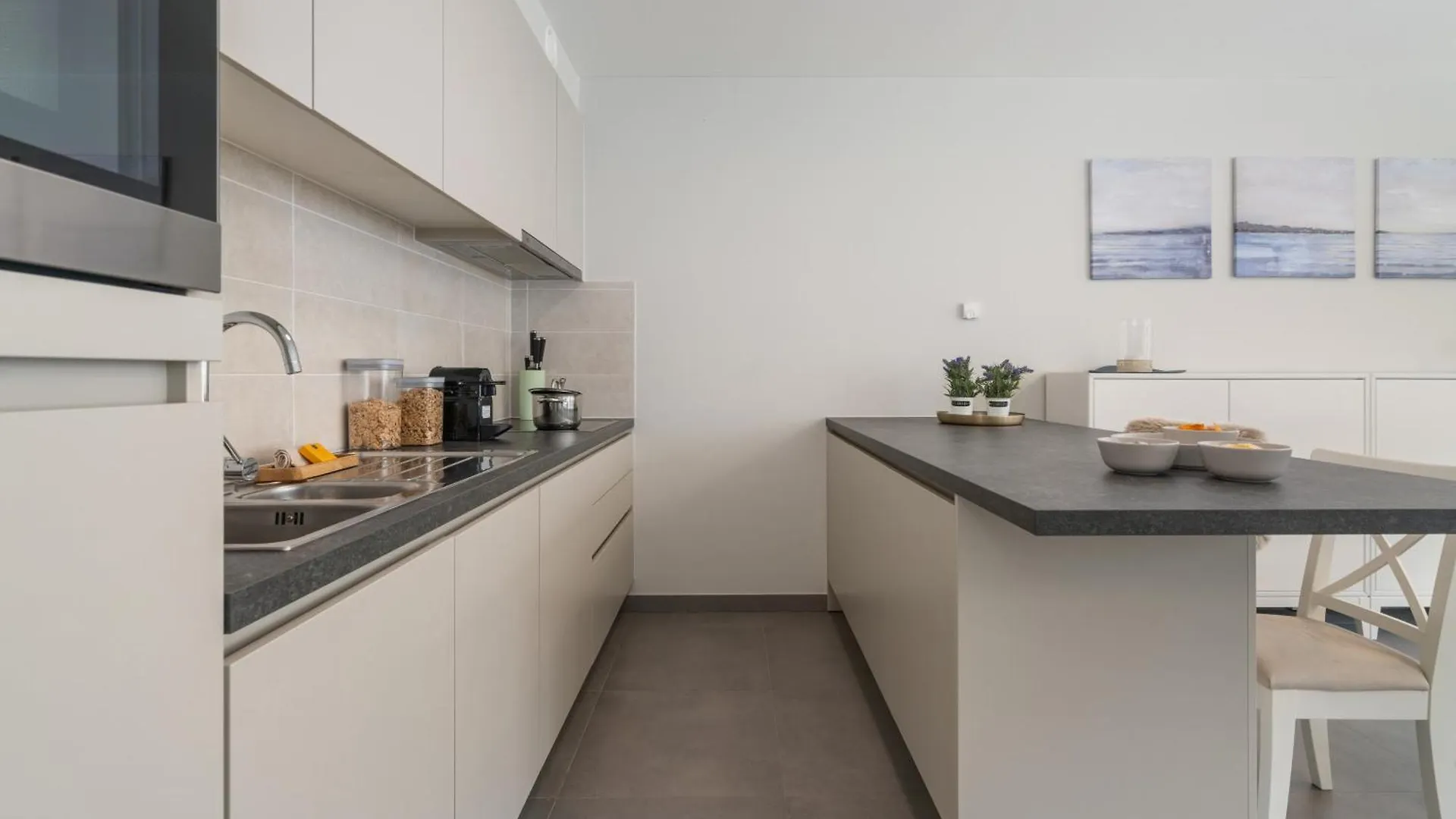 Huys Leo - Appartement Met Top Ligging In Middelkerke